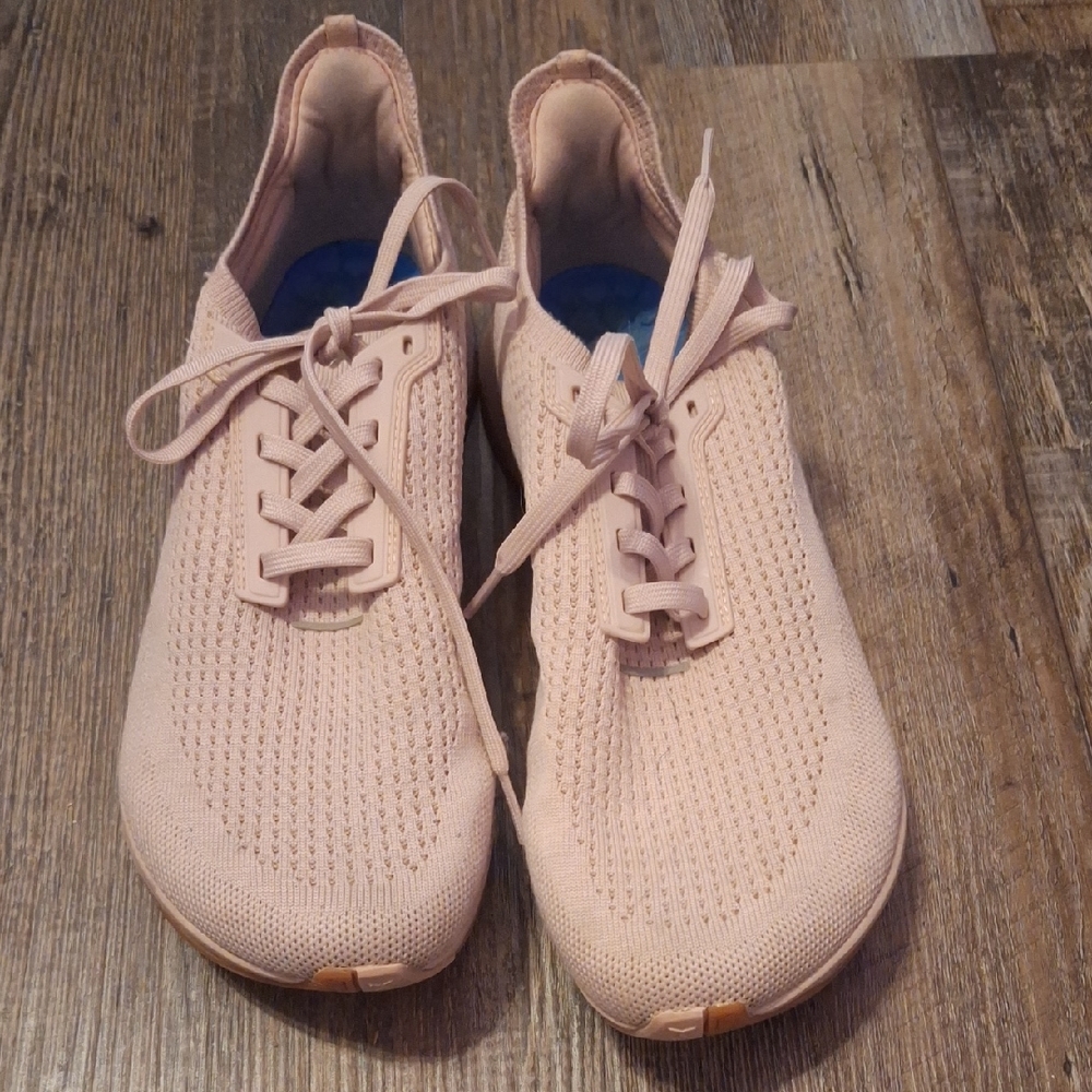 Women's Pink Knit Sneakers